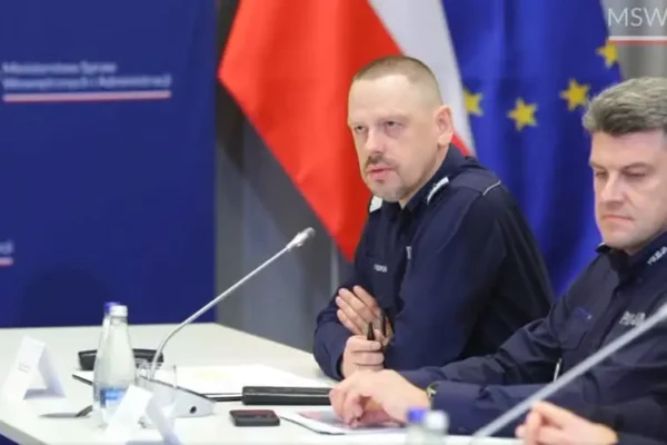 Bezpieczeństwo w szkołach: 187 tys. kontroli i 192 zatrzymanych po odprawie w MSWiA