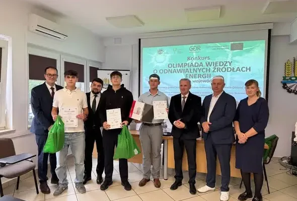 Mikołaj Bączek z ZSCKR Jabłoń wygrywa etap wojewódzki Olimpiady Wiedzy o OZE